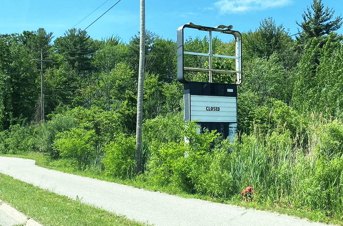 AMF Muskegon Lanes - July 2022 - Old Sign (newer photo)